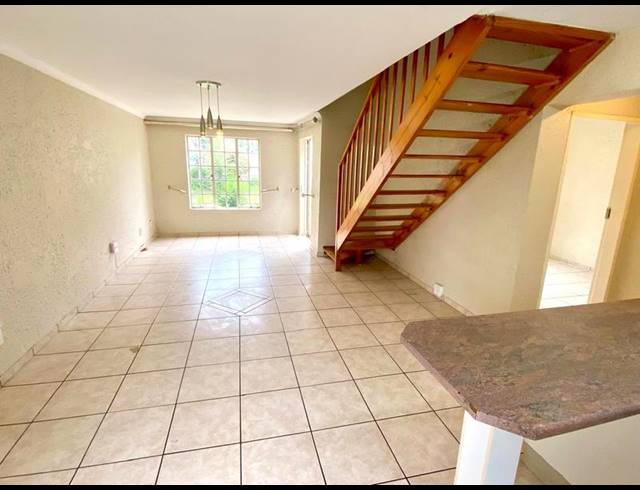 3 BEDROOM APARTMENT FOR SALE IN BASSONIA ROCK